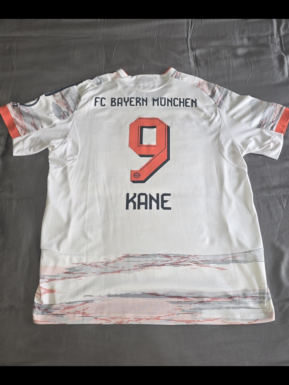 Adidas FC BAYERN MÜNCHEN Away Jersey 25/26 - HARRY KANE #9